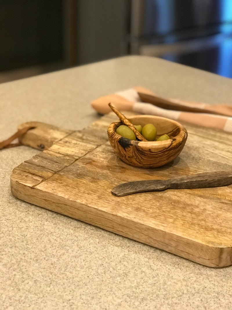 Carved Mango Wood Cutting Board - omG Artisan Shoppe